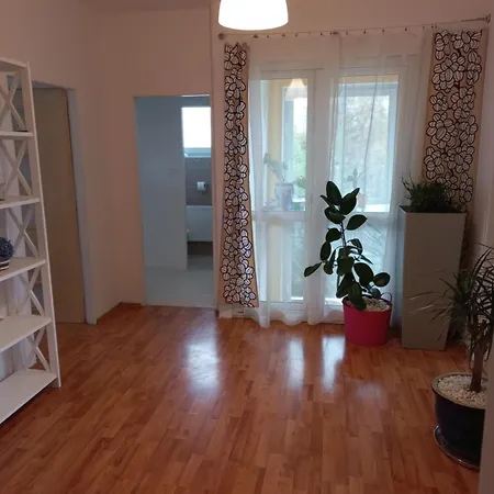 Paradise Apartment *